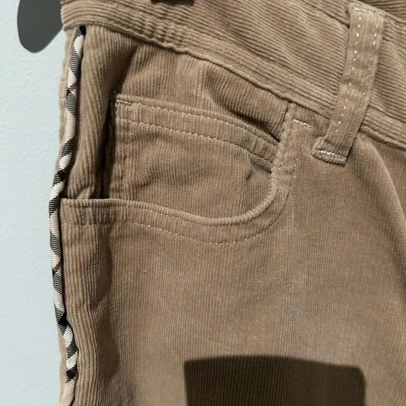Burberry corduroy pants. Like new. Excellent condition. Size 8. Classic!!!!